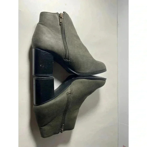 Olive Green Women's Ankle Boots - Picture 6 of 8